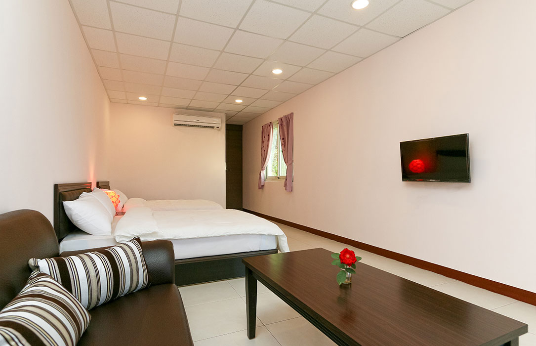 漫 步-四人套房