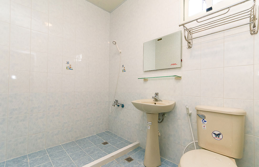 漫 步-四人套房